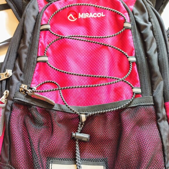 Hydration Pack Hiking Water Backpack - Miracol Insulated Water Bag - Picture 3 of 7